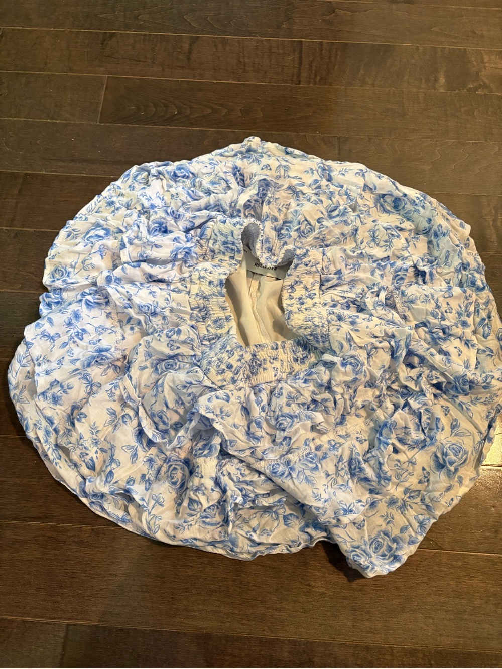 Hollister mini floral tiered skirt / skort with pockets, size S and EUC - Picture 5 of 12
